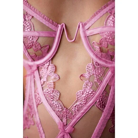 💕FOR LOVE AND LEMONS💕 Grace Bodysuit ~ Mauve Lace Medium M NWT - Picture 7 of 13